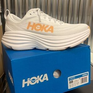 W BONDI HOKA